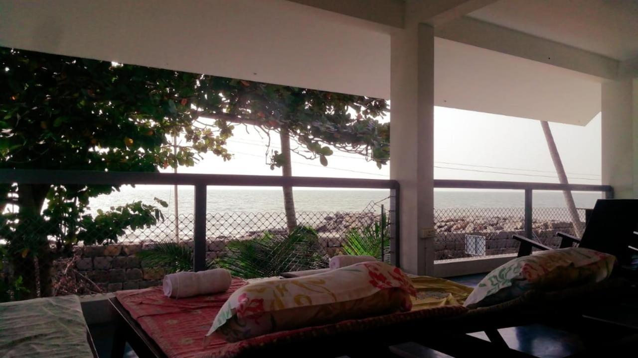 Chameleon Beach Lodge By Peace Rob Hotels Cherai Beach Exterior foto